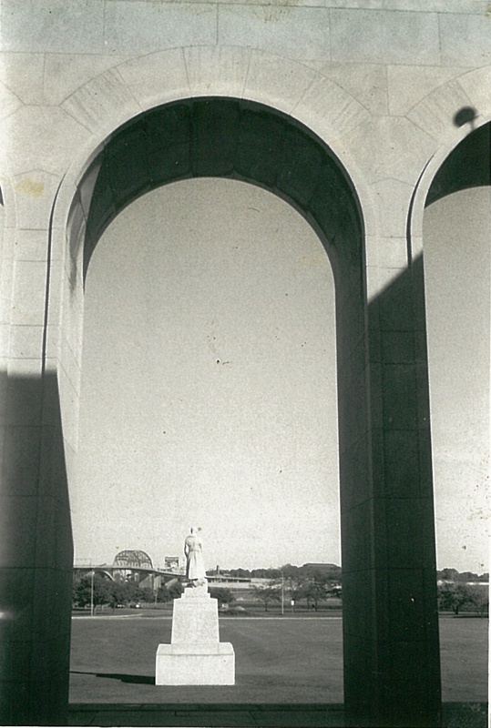 Mather's Arch with World Wat 1 Statue