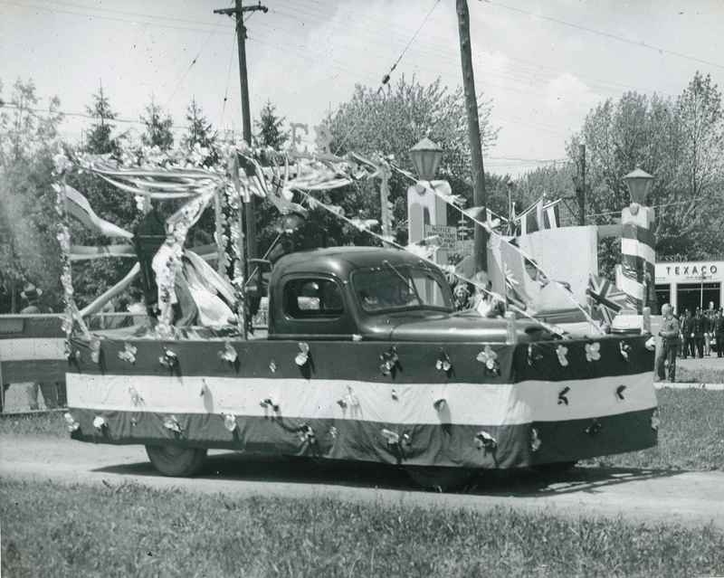 Chester Johnson's Float