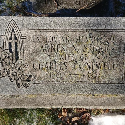 tombstoneagnesstorrcharlesnewell.jpg