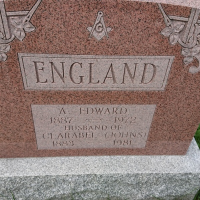 graveedwardandclarabelengland.JPG